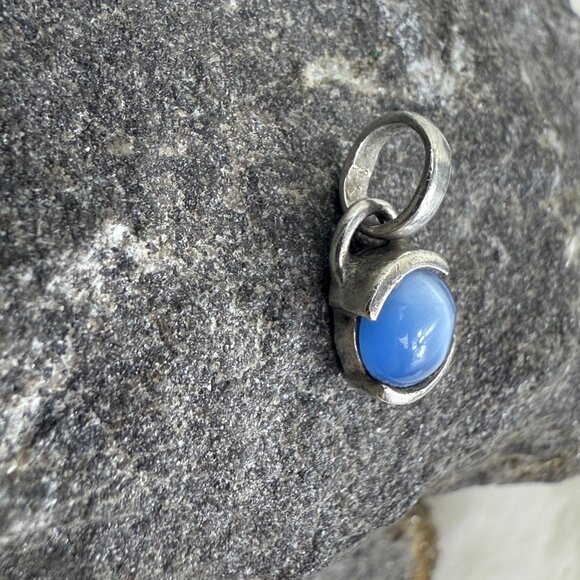 SU 925 Thailand Sterling Silver & Blue Cat Eye Petite Pendant 0.98g - Picture 2 of 4